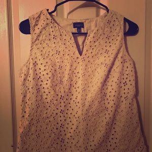 Women’s eyelet tank top. Excellent used condition.